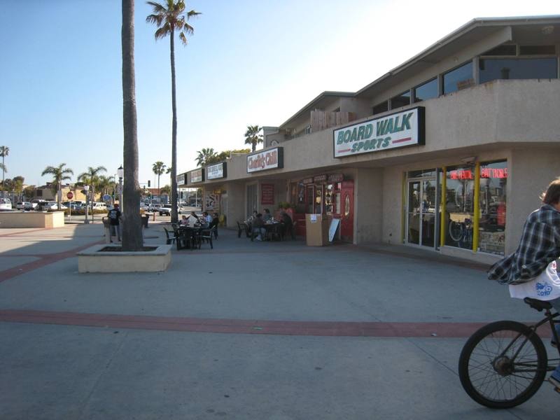 Boardwalk Sports shop and Charlie's Chili restaurant on Newport Beach boardwalk